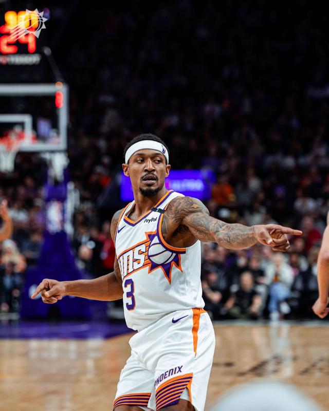 平博下载平博体育-JackeyLove连续三场比赛得分超过精彩发挥，掘金挑战极限！-平博下载平博体育